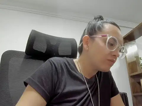 dalila macherano1 online show from 10-24-25, 07:32