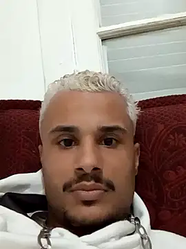 MorenoTatuado21c online show from 09-25-25, 10:46