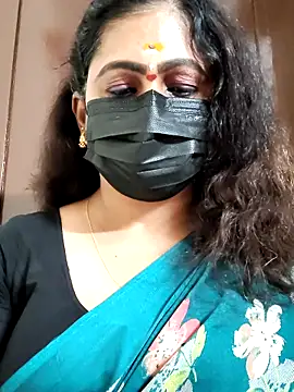 Snapshot of Sweetie_swetha37 chatting on 09-17-25, 06:26 Sweetie swetha37 online show from 09-17-25, 06:26