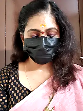 Snapshot of Sweetie_swetha37 chatting on 09-19-25, 07:21 Sweetie swetha37 online show from 09-19-25, 07:21