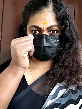 Snapshot of Sweetie_swetha37 chatting on 09-22-25, 03:19 Sweetie swetha37 online show from 09-22-25, 03:19