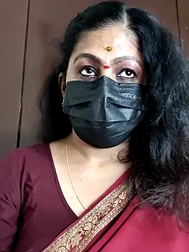 Snapshot of Sweetie_swetha37 chatting on 10-07-25, 04:37 Sweetie swetha37 online show from 10-07-25, 04:37