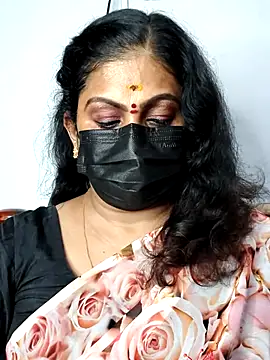 Snapshot of Sweetie_swetha37 chatting on 10-17-25, 01:35 Sweetie swetha37 online show from 10-17-25, 01:35