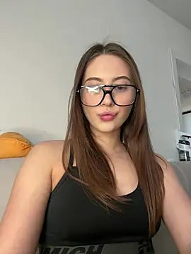 StellarAlice online show from 04-26-26, 10:57