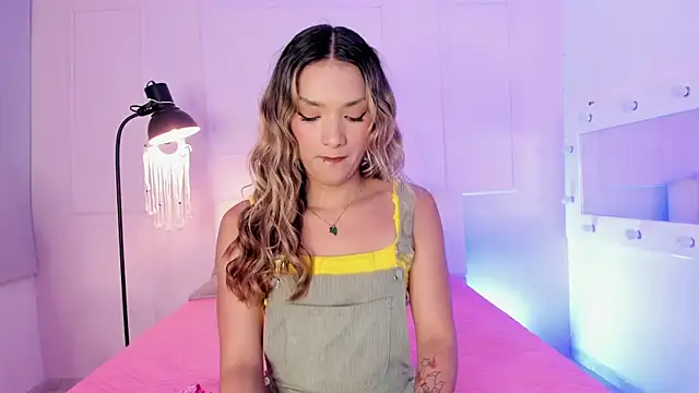 Doll Isa  online show from 04-27-26, 08:51