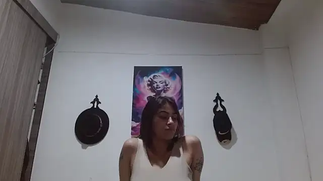 Crystal Star  online show from 04-10-26, 01:44