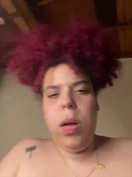 Snapshot of Enyagleam_ chatting on 10-18-25, 03:09 Enyagleam online show from 10-18-25, 03:09