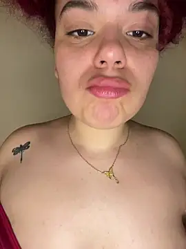 Snapshot of Enyagleam_ chatting on 10-19-25, 03:29 Enyagleam online show from 10-19-25, 03:29