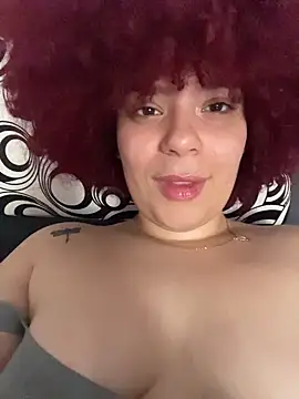 Snapshot of Enyagleam_ chatting on 10-27-25, 09:19 Enyagleam online show from 10-27-25, 09:19