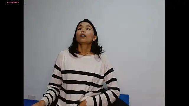 Snapshot of Gia_Lee chatting on 11-18-25, 03:01 Gia Lee online show from 11-18-25, 03:01