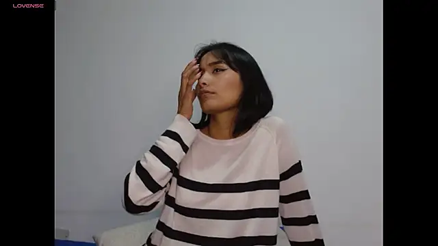 Snapshot of Gia_Lee chatting on 11-29-25, 02:58 Gia Lee online show from 11-29-25, 02:58