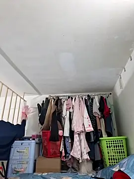 Minn-cute online show from 11-16-25, 01:06