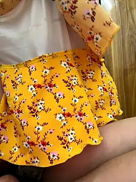 Snapshot of July-Asian chatting on 10-15-25, 05:40 July-Asian online show from 10-15-25, 05:40