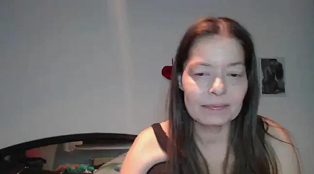 Snapshot of SexySarah177 chatting on 01-01-25, 09:31 SexySarah177 online show from 01-01-25, 09:31