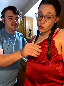 Snapshot of Mommasaurrex chatting on 09-09-25, 02:00 Mommasaurrex online show from 09-09-25, 02:00