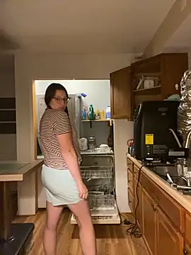 Snapshot of Mommasaurrex chatting on 10-08-25, 03:37 Mommasaurrex online show from 10-08-25, 03:37