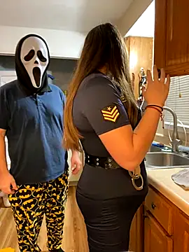 Snapshot of Mommasaurrex chatting on 10-16-25, 01:50 Mommasaurrex online show from 10-16-25, 01:50