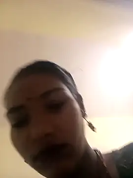 Snapshot of Aapki_Chahat0143 chatting on 10-27-25, 12:58 Aapki Chahat0143 online show from 10-27-25, 12:58