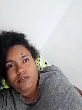 Snapshot of Viviana_h chatting on 11-15-25, 01:47 Viviana h online show from 11-15-25, 01:47