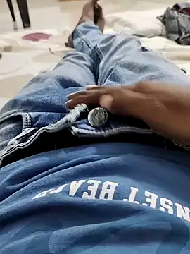 Snapshot of slim-uncut chatting on 09-18-25, 12:40 slim-uncut online show from 09-18-25, 12:40