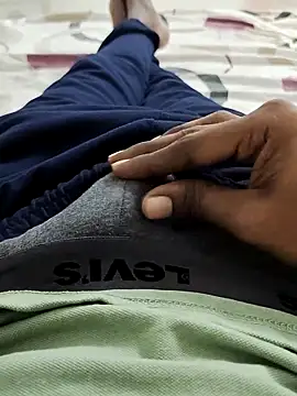 Snapshot of slim-uncut chatting on 10-13-25, 05:24 slim-uncut online show from 10-13-25, 05:24