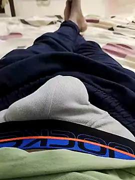 Snapshot of slim-uncut chatting on 10-14-25, 04:08 slim-uncut online show from 10-14-25, 04:08