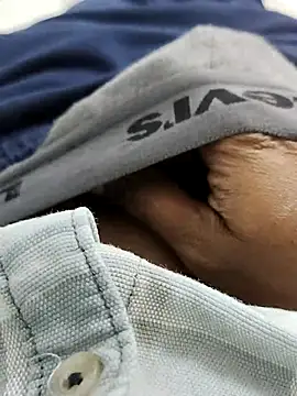 Snapshot of slim-uncut chatting on 10-15-25, 01:00 slim-uncut online show from 10-15-25, 01:00