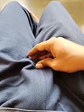 Snapshot of slim-uncut chatting on 03-01-26, 07:43 slim-uncut online show from 03-01-26, 07:43