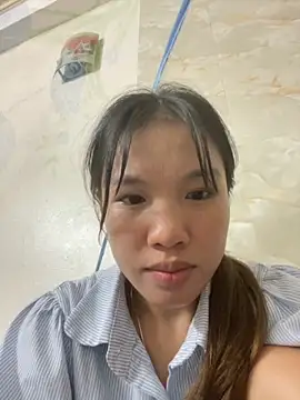 Snapshot of QueenLink chatting on 09-18-25, 04:42 QueenLink online show from 09-18-25, 04:42