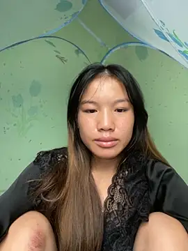 Snapshot of QueenLink chatting on 10-04-25, 03:37 QueenLink online show from 10-04-25, 03:37