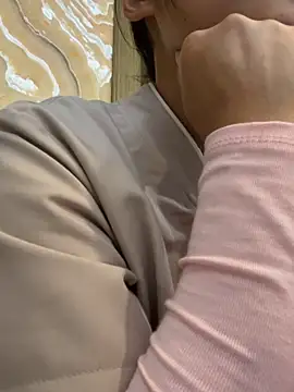 Snapshot of QueenLink chatting on 10-06-25, 05:49 QueenLink online show from 10-06-25, 05:49