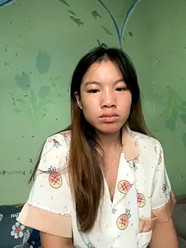 Snapshot of QueenLink chatting on 10-10-25, 11:59 QueenLink online show from 10-10-25, 11:59