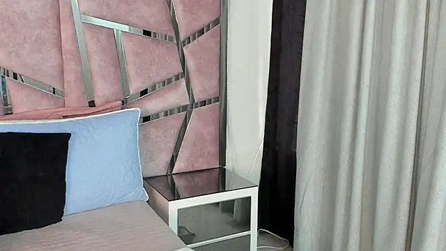 HaileyDuke online show from 10-24-25, 12:23