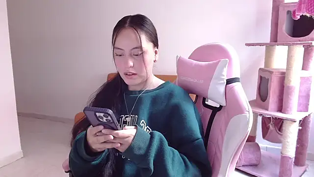 Snapshot of madissooon__ chatting on 12-03-25, 08:18 madissooon online show from 12-03-25, 08:18