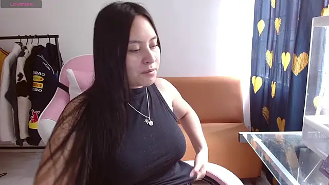 madissooon   online show from 05-11-26, 07:11