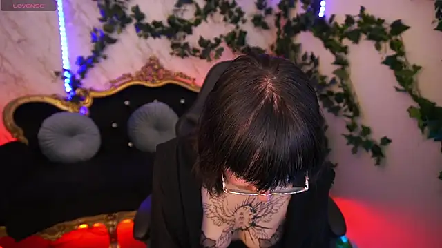 Pixie Peachh online show from 09-17-25, 05:42