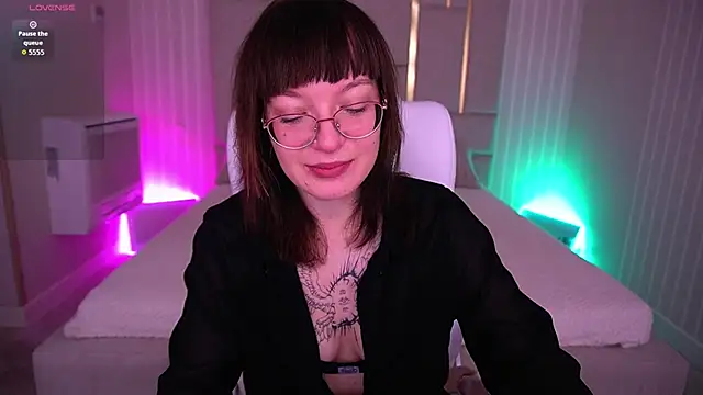 Pixie Peachh online show from 11-09-25, 07:28