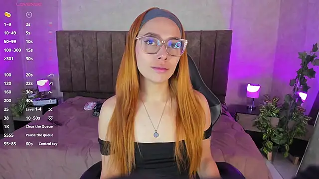 LanaMills  online show from 10-09-25, 03:59