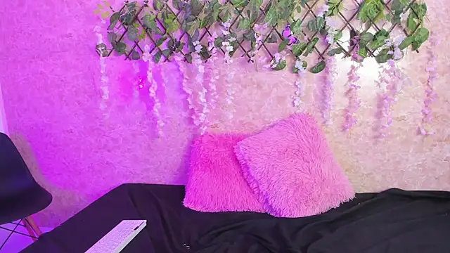 ImEmily444 online show from 10-10-25, 04:55