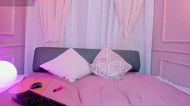 Nahomi key  online show from 09-11-25, 09:04