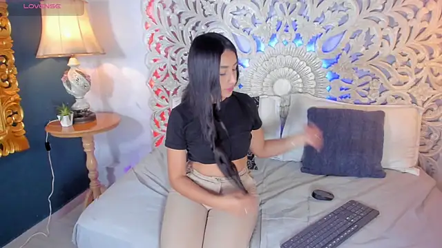 Nahomi key  online show from 11-27-25, 11:40