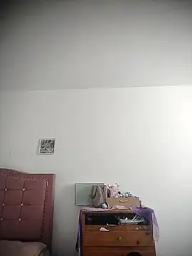 Snapshot of EmilyGala chatting on 09-08-25, 04:17 EmilyGala online show from 09-08-25, 04:17