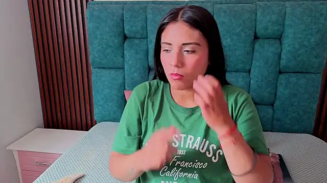 Snapshot of EmilyGala chatting on 09-10-25, 08:20 EmilyGala online show from 09-10-25, 08:20