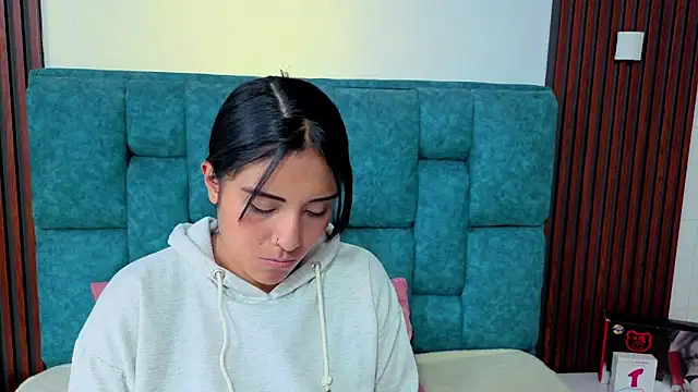 Snapshot of EmilyGala chatting on 09-23-25, 08:01 EmilyGala online show from 09-23-25, 08:01