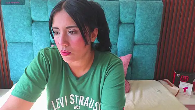 Snapshot of EmilyGala chatting on 09-29-25, 08:13 EmilyGala online show from 09-29-25, 08:13