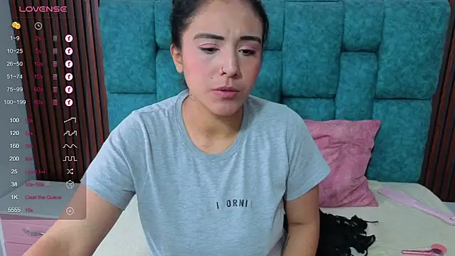 Snapshot of EmilyGala chatting on 10-11-25, 12:04 EmilyGala online show from 10-11-25, 12:04