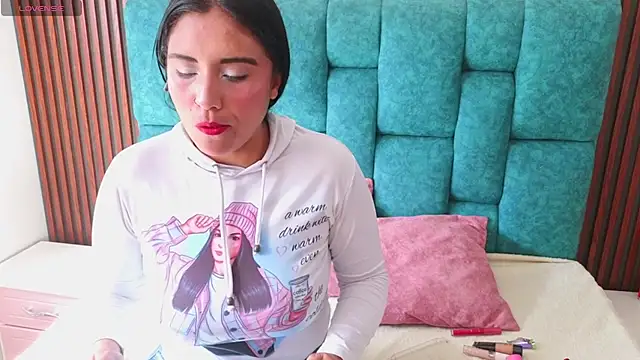 Snapshot of EmilyGala chatting on 10-20-25, 07:36 EmilyGala online show from 10-20-25, 07:36