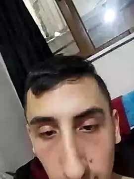 Snapshot of TolgaAkyol_20 chatting on 10-06-25, 03:20 TolgaAkyol 20 online show from 10-06-25, 03:20