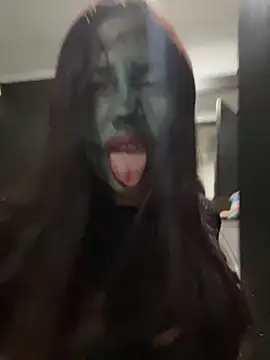 Snapshot of LisaGoddes chatting on 10-13-25, 03:39 LisaGoddes online show from 10-13-25, 03:39