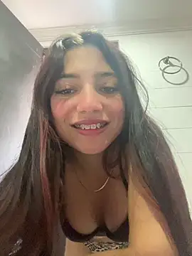 Snapshot of LisaGoddes chatting on 11-15-25, 03:52 LisaGoddes online show from 11-15-25, 03:52